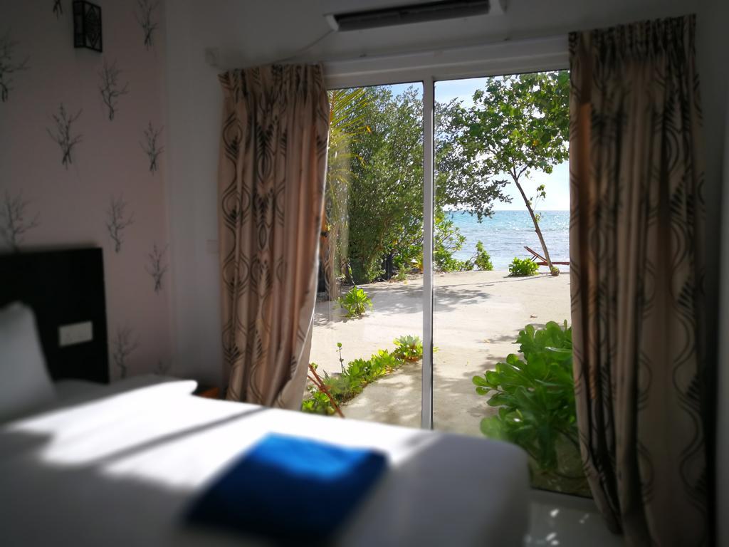 דיפושי Crown Beach Hotel-Private Bikini Beach מראה חיצוני תמונה
