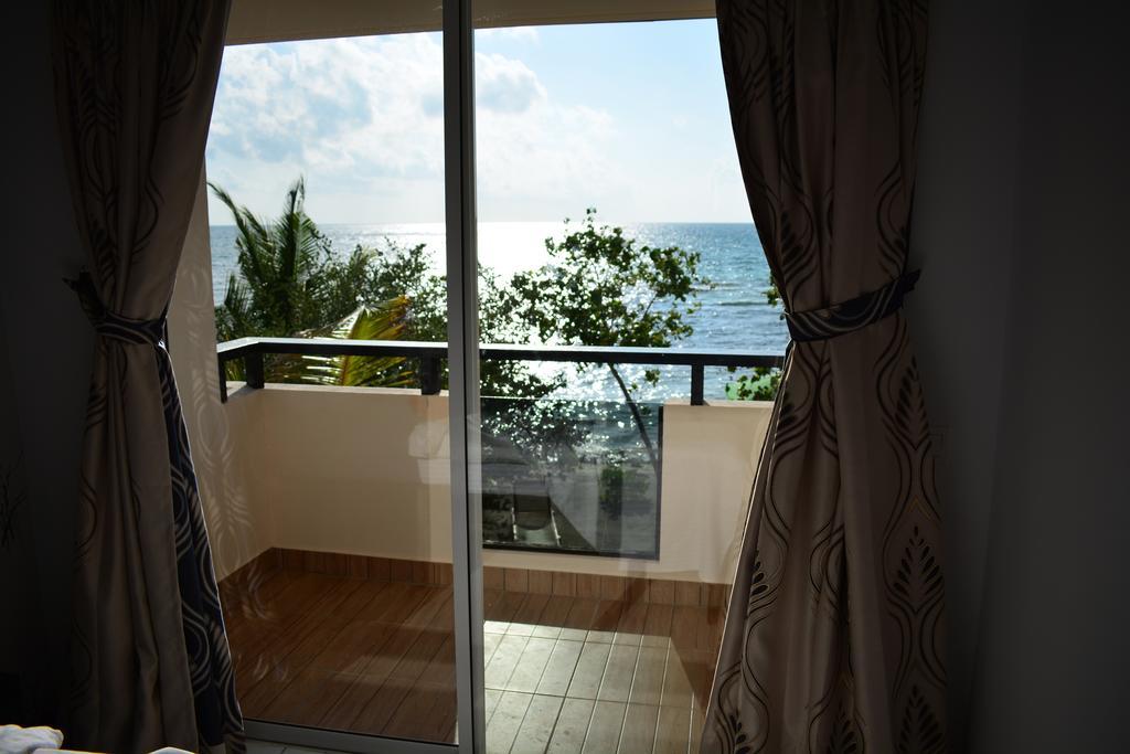 דיפושי Crown Beach Hotel-Private Bikini Beach מראה חיצוני תמונה